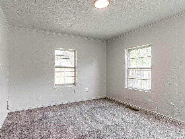Building Photo - 425 E Eufaula St
