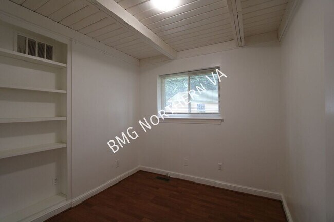 Building Photo - 11000 Park Rd