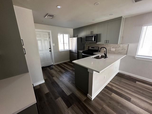 Building Photo - 1410 W Braker Ln