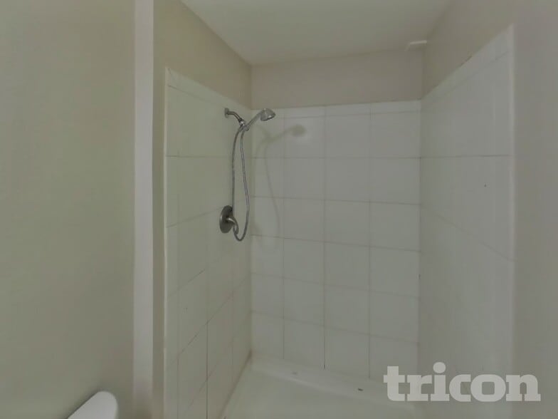 Building Photo - 3394 Tyee Pl NE