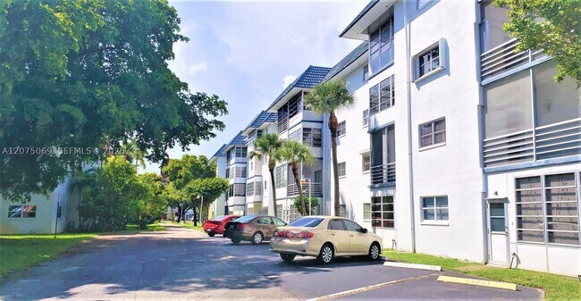 Building Photo - 4770 NW 21st St