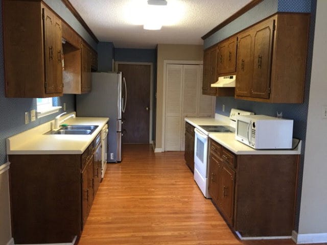 Building Photo - 210 Suffolk Dr