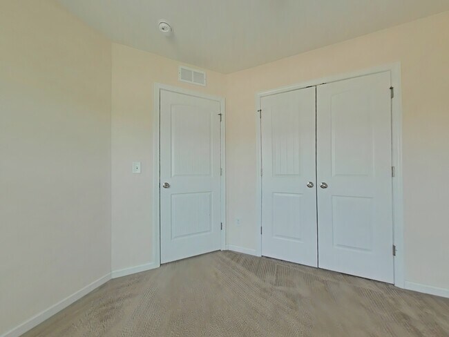 Building Photo - 322 Watchmen Ln
