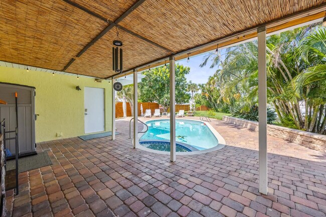 Building Photo - 491 Indian Creek Dr