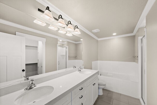 Building Photo - 771 Newfield Dr