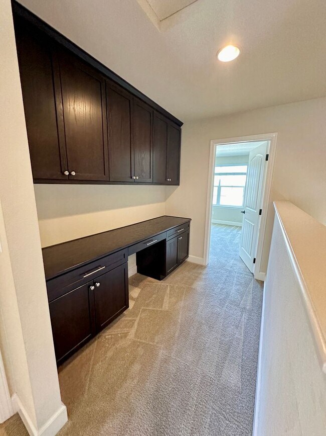Building Photo - 1154 Galeria Cir