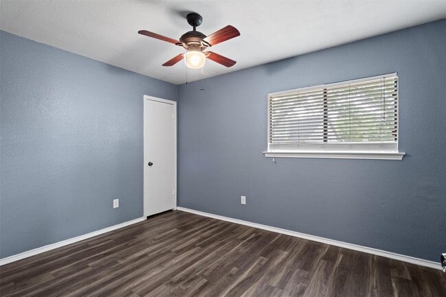Building Photo - 9901 Willers Way