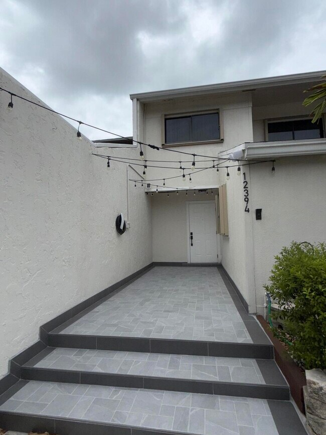 Building Photo - 12394 Westhampton Cir