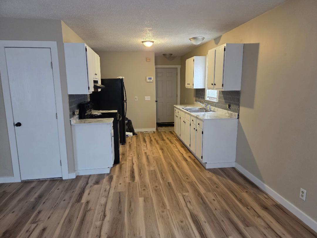 Building Photo - 720 Fraser St