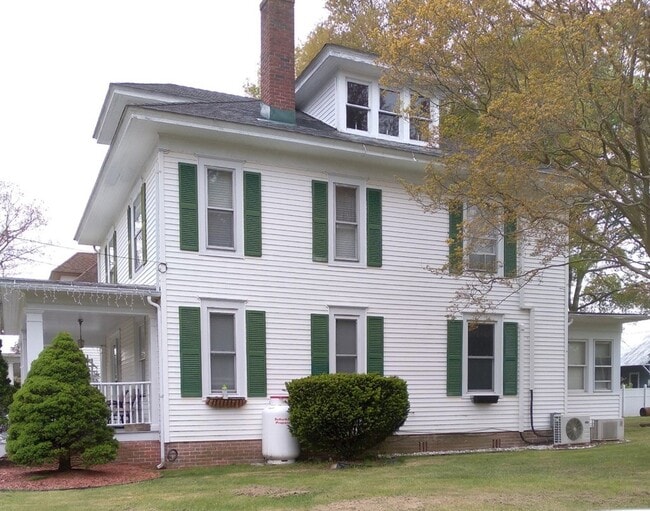 Building Photo - 28414 Woodland Ave