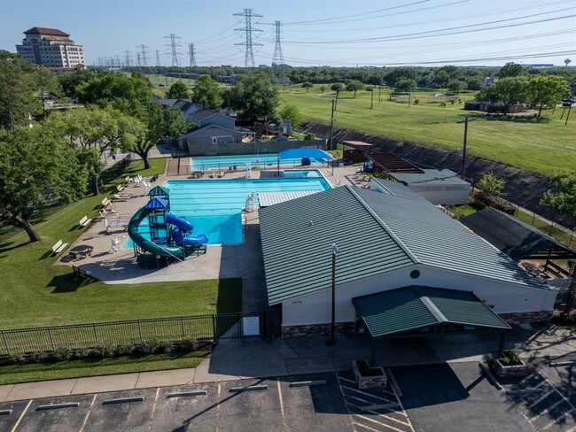 Building Photo - 12207 Meadowdale Dr