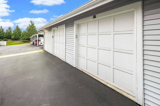 Building Photo - 23321 Cedar Way