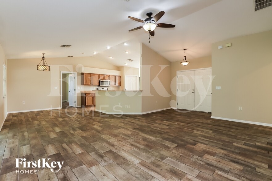 Building Photo - 3668 Sandhill Crane Dr