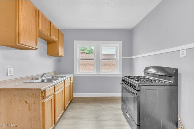 Building Photo - 13605 Othello Ave