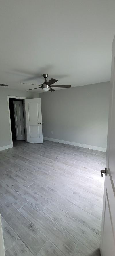 Building Photo - 2022 NE 25th Terrace