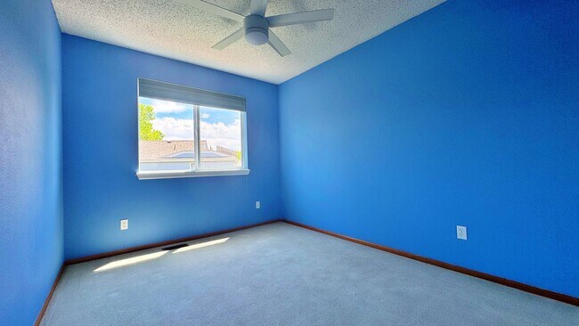 Building Photo - Welcome To This Fantastic 3 Bed 4 Bath Hom...