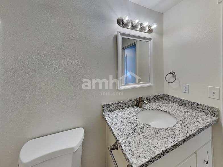 Building Photo - 16986 SW Steele Way