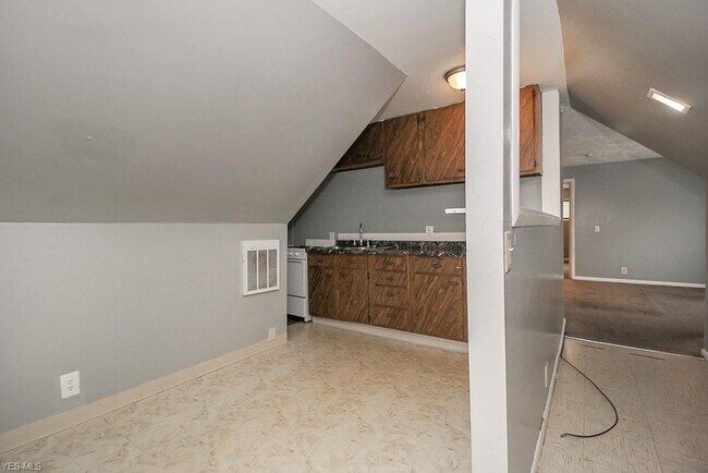 Building Photo - 3274 W 130th St