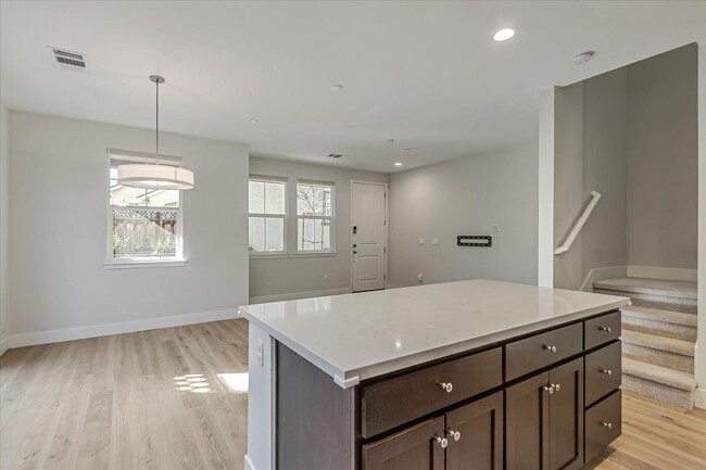 Building Photo - Modern 4-Bedroom Home in Almaden Valley wi...