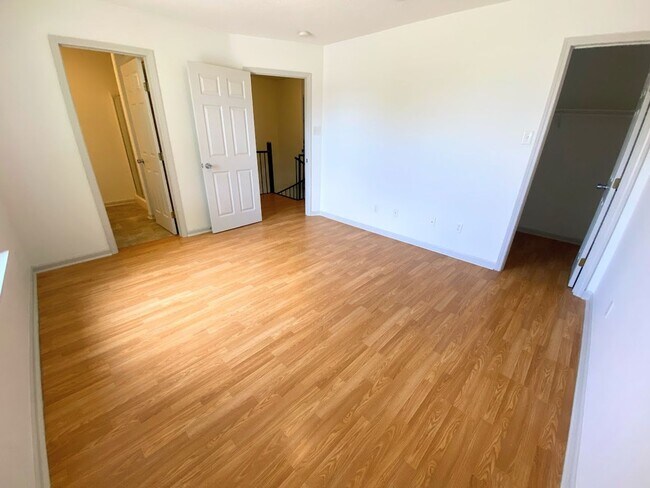 Building Photo - 2-Bed, 2.5-Bath Townhouse Near McNeese State University!!