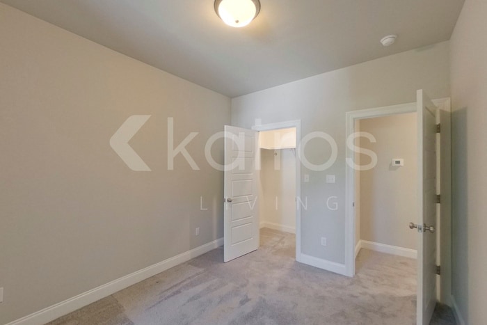 Building Photo - 6405 Roux Dr