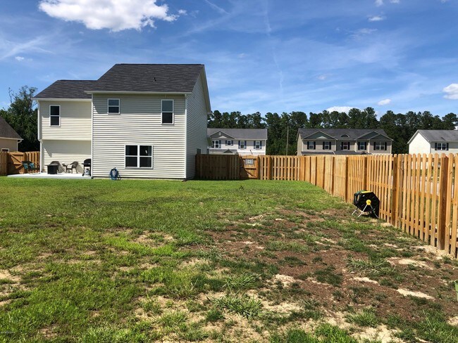 Building Photo - 401 Saratoga Ln