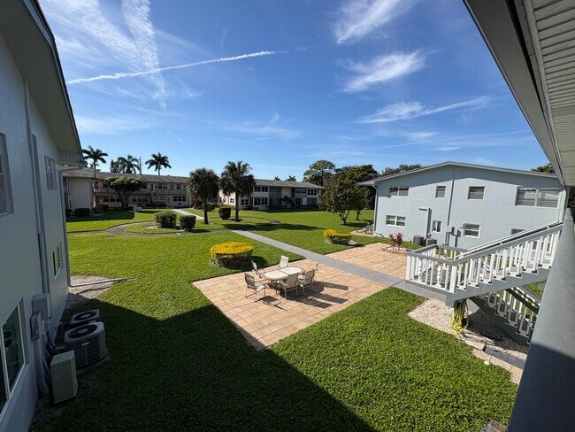 Building Photo - 44 Waltham B