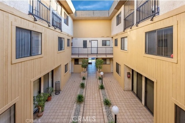 Building Photo - 463 Vine St