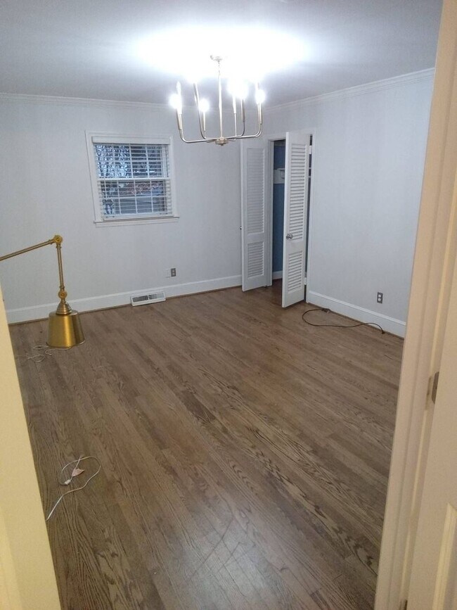 Building Photo - Beautiful Ranch Home in South Park!
