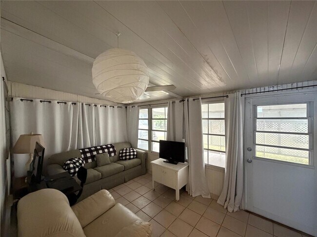 Building Photo - 4108 10th St Ct E