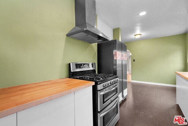 Building Photo - 8871 Gibson St