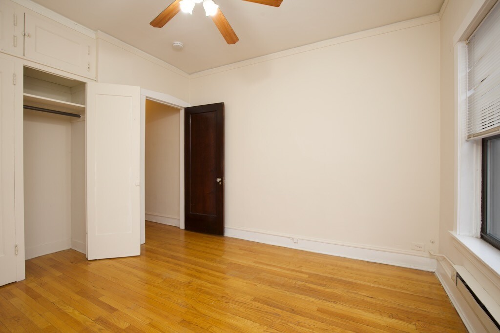 Building Photo - 1305 Oak Ave