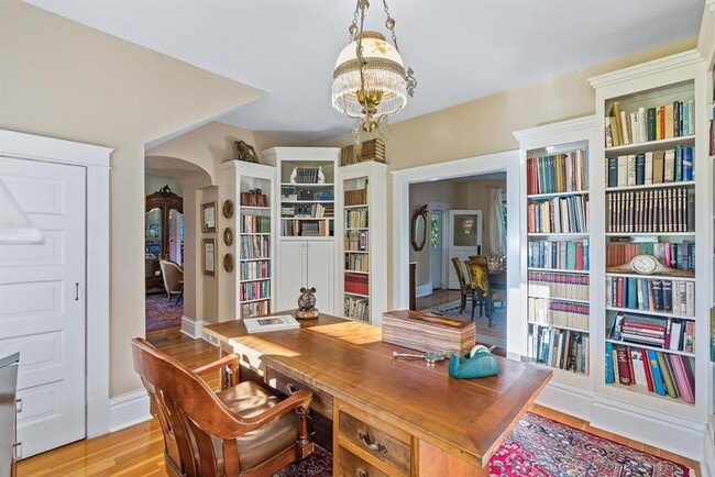 Building Photo - Historic Queen-Anne Style Home