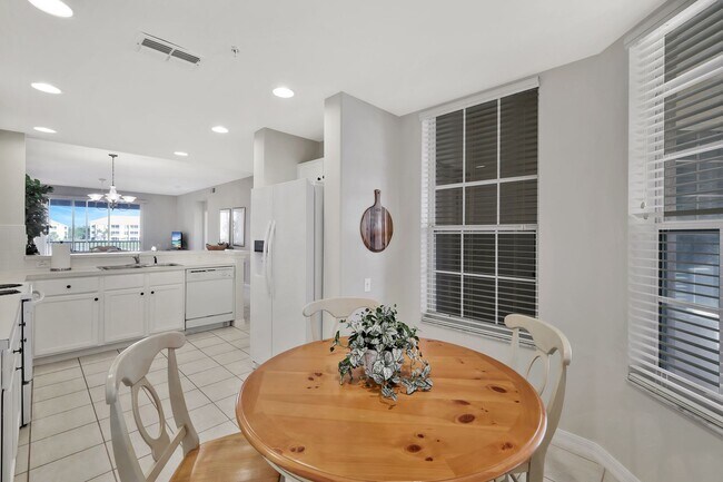 Building Photo - 17040 Willowcrest Way