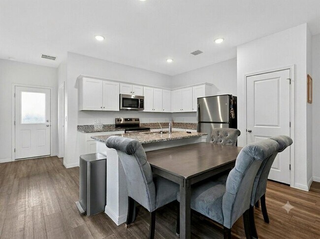 Building Photo - 608 Magnum Force Dr