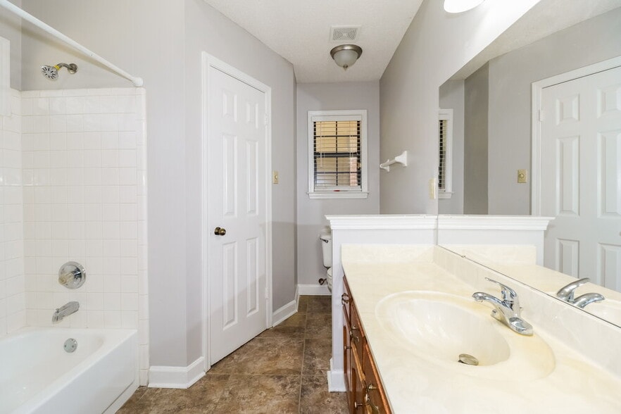 Building Photo - 4550 Quail Ridge Trail