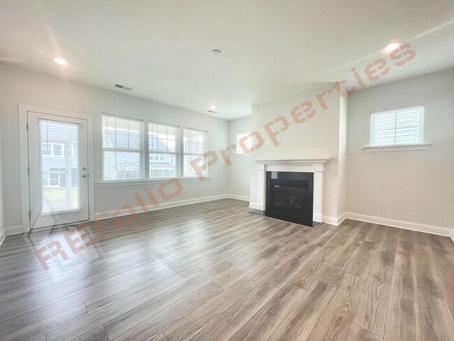 Building Photo - Lovely 2 Story 4 Bedroom, 3 Bath Single-Fa...