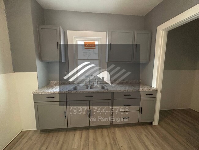 Building Photo - 949 Ferndale Ave