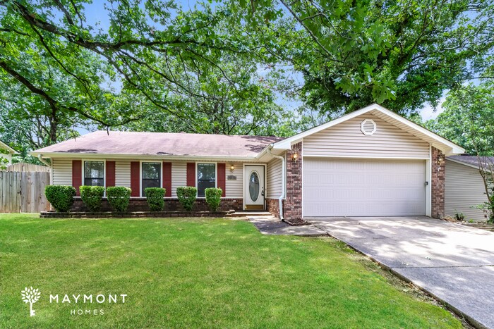 Primary Photo - 105 Whitewood Dr