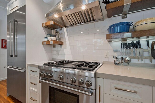 Building Photo - 302 NW 16th St