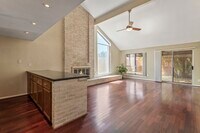 Building Photo - 3218 Freshmeadows Dr
