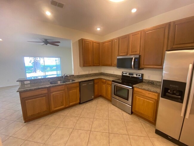Building Photo - Beautiful, Family & Pet Friendly, 2 Story,...