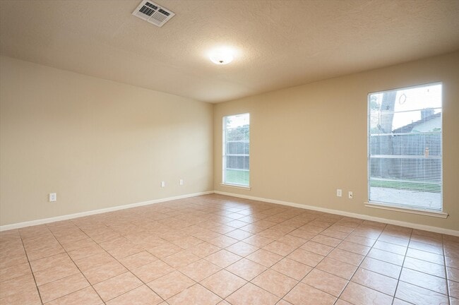 Building Photo - 9306 Sanford Rd