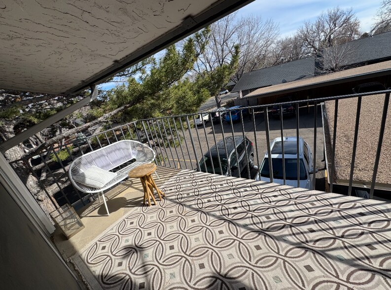 Building Photo - 6495 E Happy Canyon Rd