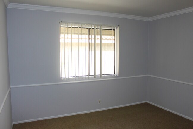 Building Photo - 2 bedroom/2 bath condo located in the Tang...