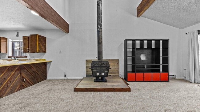 Building Photo - Spacious Home for Rent in Glenwood Springs – Great Location, No HOA!