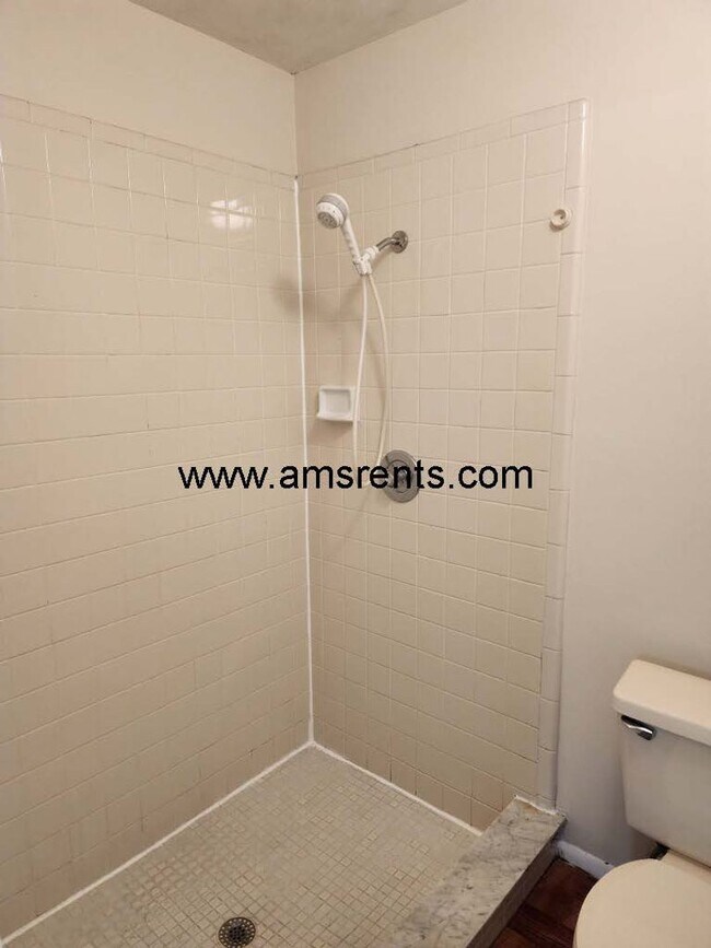 Building Photo - Spacious 3 bedroom 2 bath in Kissimmee