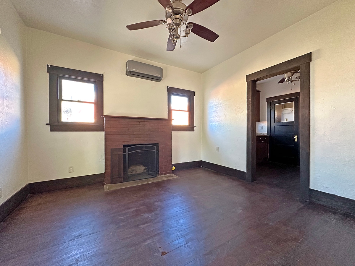 Ceiling Fan in Living Room - 515 S 5th Ave