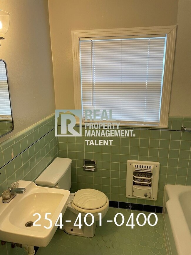 Building Photo - PRICE IMPROVEMENT!!! 2-Bedroom, 1-Bathroom...