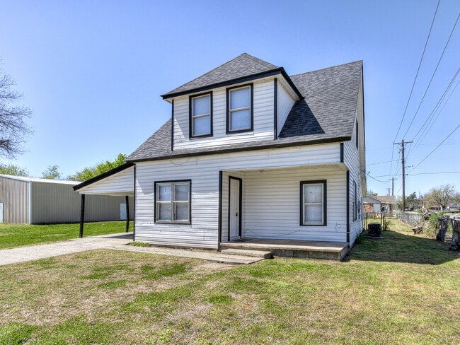 Building Photo - 145 N L Ave